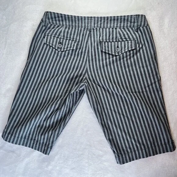Women's Lilu Brand Bermuda Shorts | Gray Striped | Size 5 | 100% Cotton - Picture 2 of 13